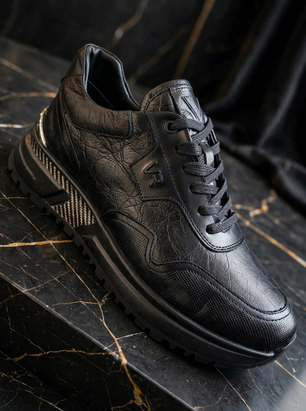 VOYAGER VR Premium Leather Sneaker