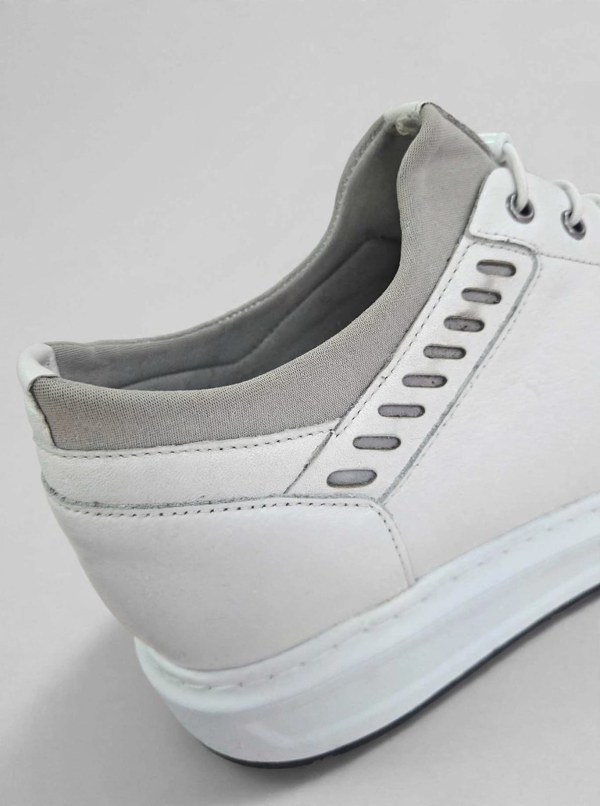Voyager V-Classic White  Genuine Leather Comfort Sneaker