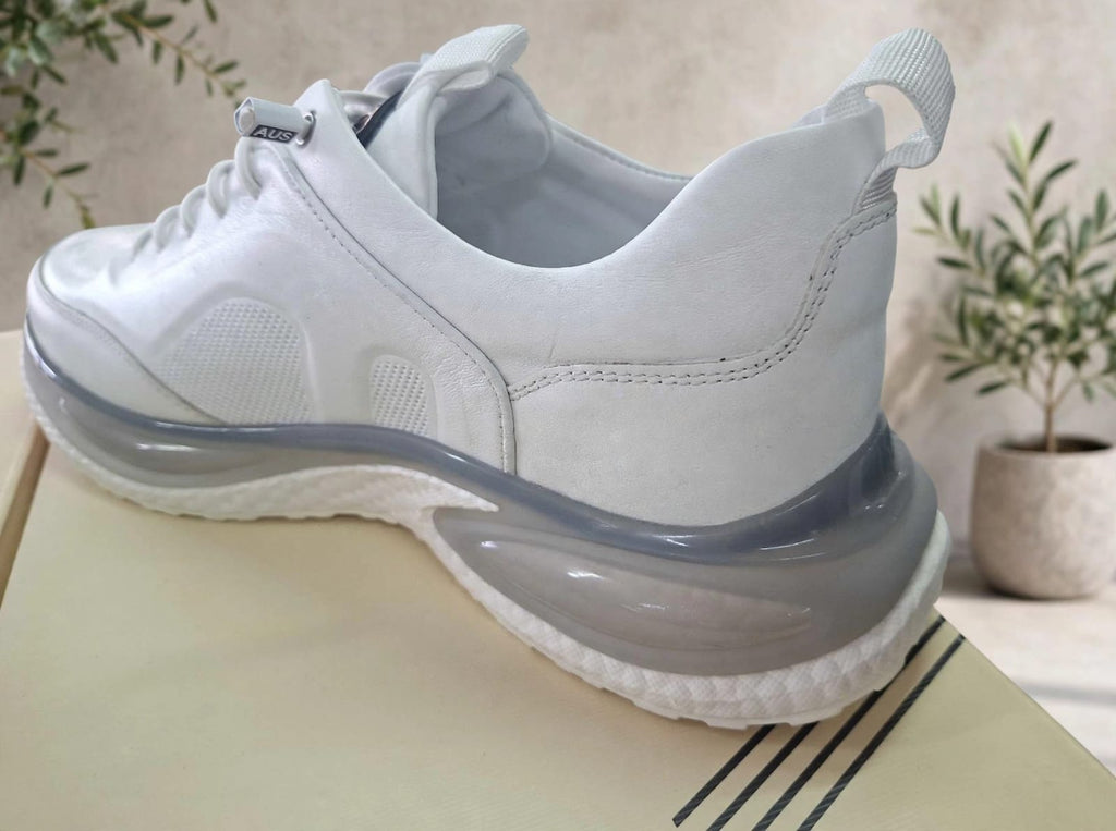 VOYAGA White Comfort Runner - Premium Leather Sneaker